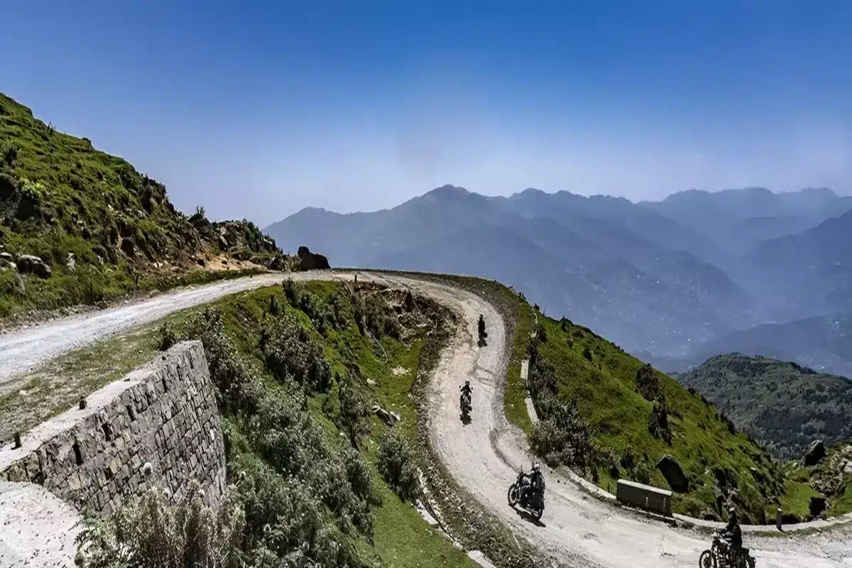 Scenic highways representing the best road trips in India
